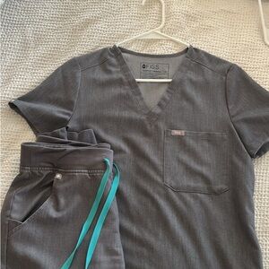 Figs Charcoal Scrub Set with Teal Accents